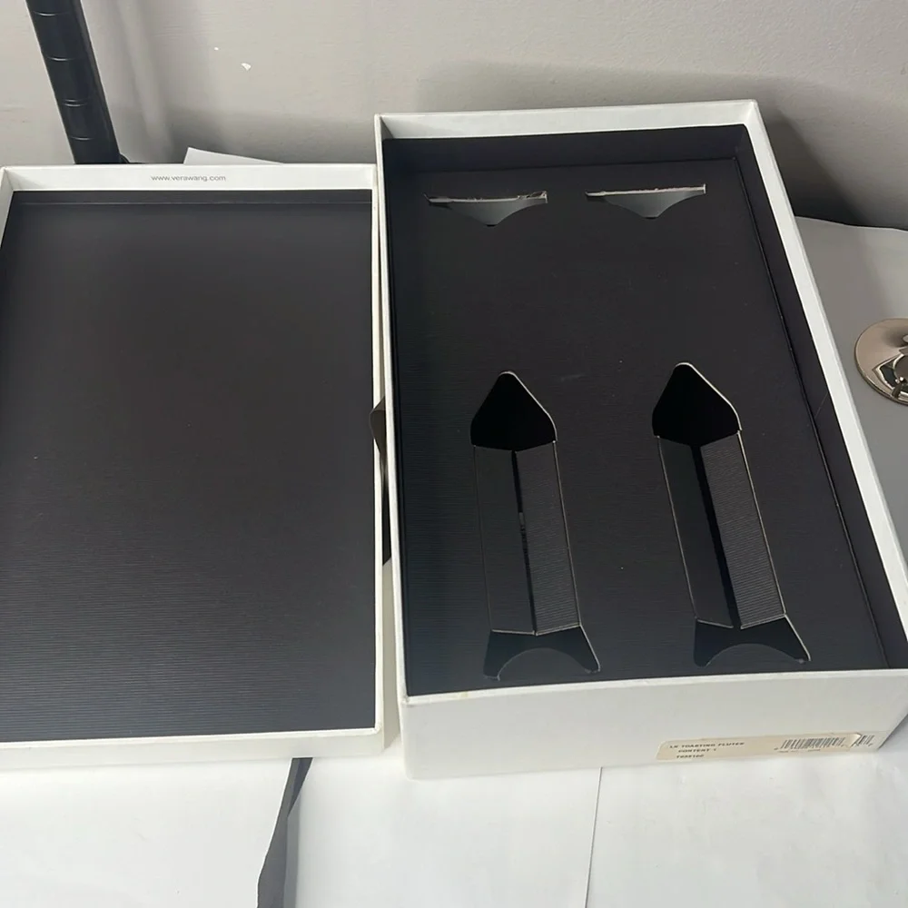 Vera Wang Pair of 2 New in Box LK 11” Toasting Flutes Crystal & Silvertone